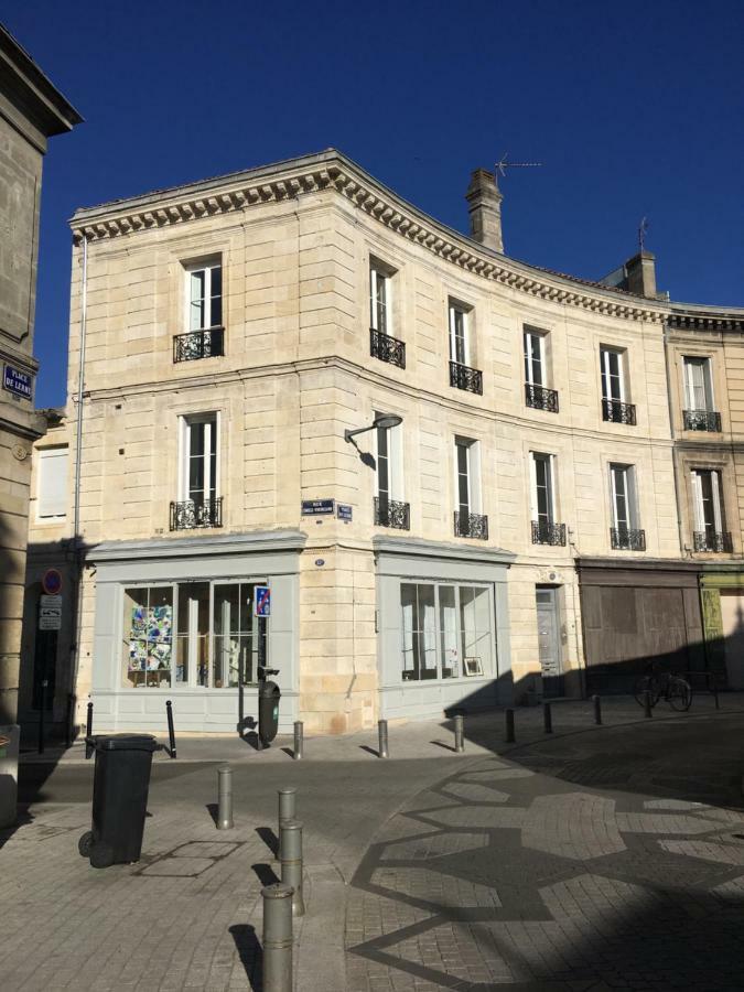 Charmant T2 Place De Lerme Bordeaux Exteriör bild